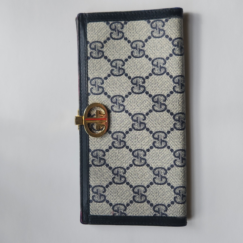 Vintage Gucci Blue and White Leather Monogram Wallet With Gold & Enamel GG Clasp